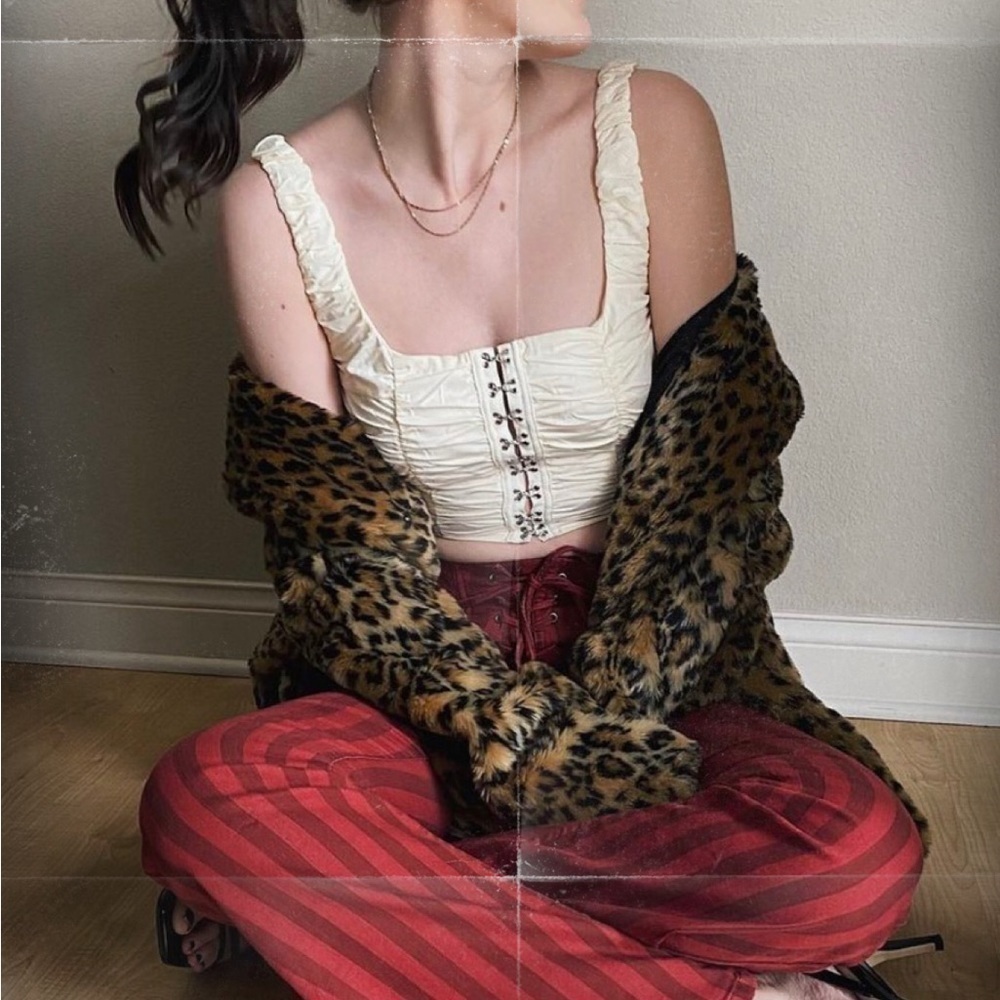 Amazing review and new items being uploaded every day - Picture 6 of 11
